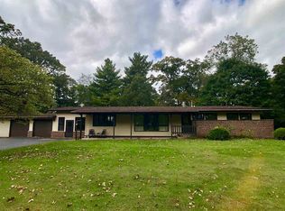 5626 N Fair Oaks Dr, Davis Junction, IL 61020