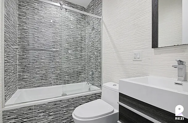 Rented by REZI | media 9