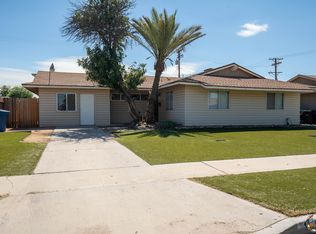 1661 Desert Gardens Dr, El Centro, CA 92243