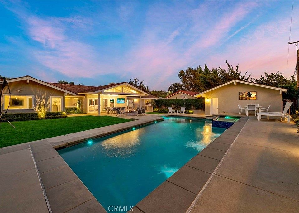 1st image of 1016 Castlegate Ln