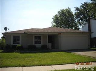 38436 Sutton Dr, Sterling Heights, MI 48310