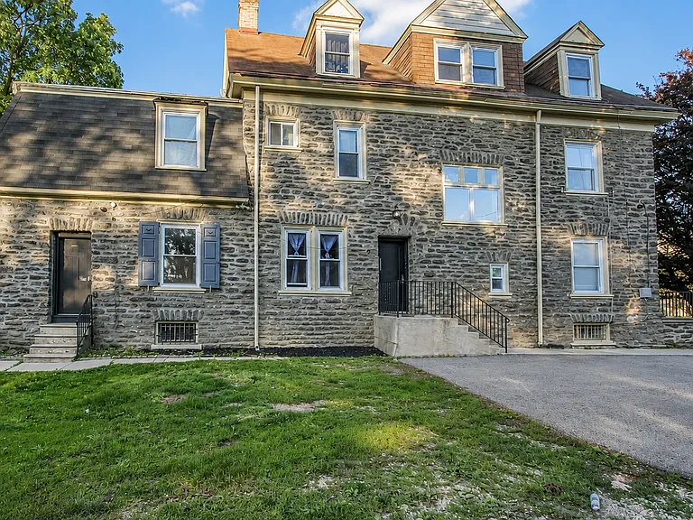 144 W Washington Ln #1F — Photo 12