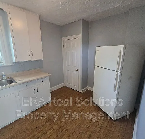 1557 N N Brks — Photo 8