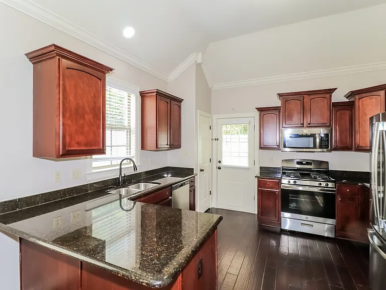 6832 Lagrange Grove Dr — Photo 8