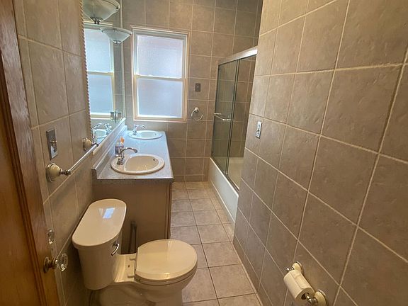 5th image of 4916 N Avers Ave #2
