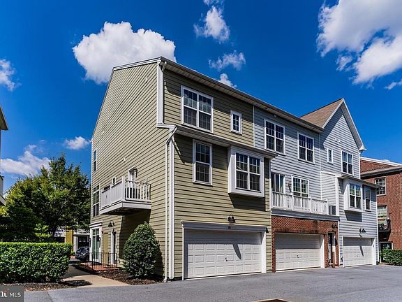 2nd image of 131 Putnam Way