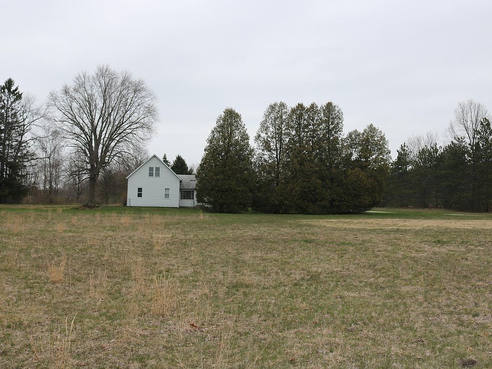 1st image of 3742 E Apple Ave