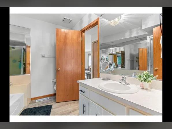 7610 15th Street Ln N, Oakdale, MN 55128