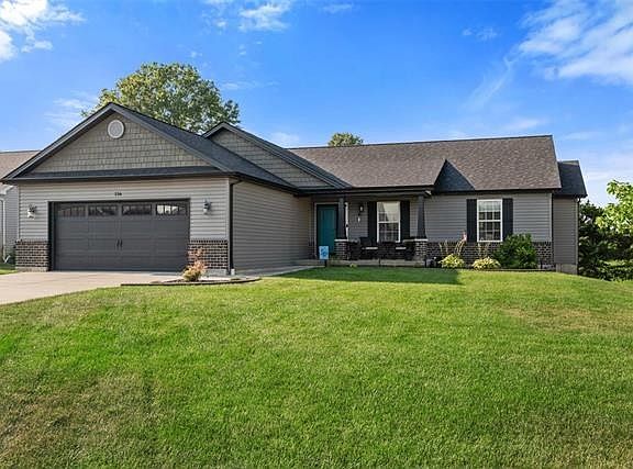 3rd image of 156 Palace Way Dr