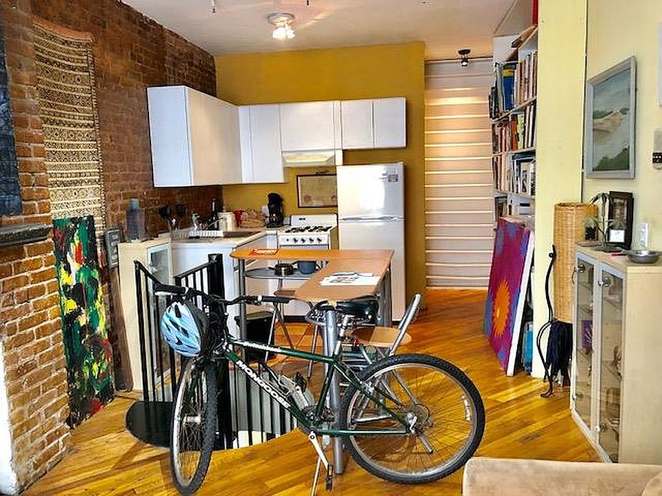 1st image of 231 W 16th St #1