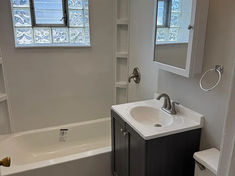 846 S 21st Ave #G — Photo 6