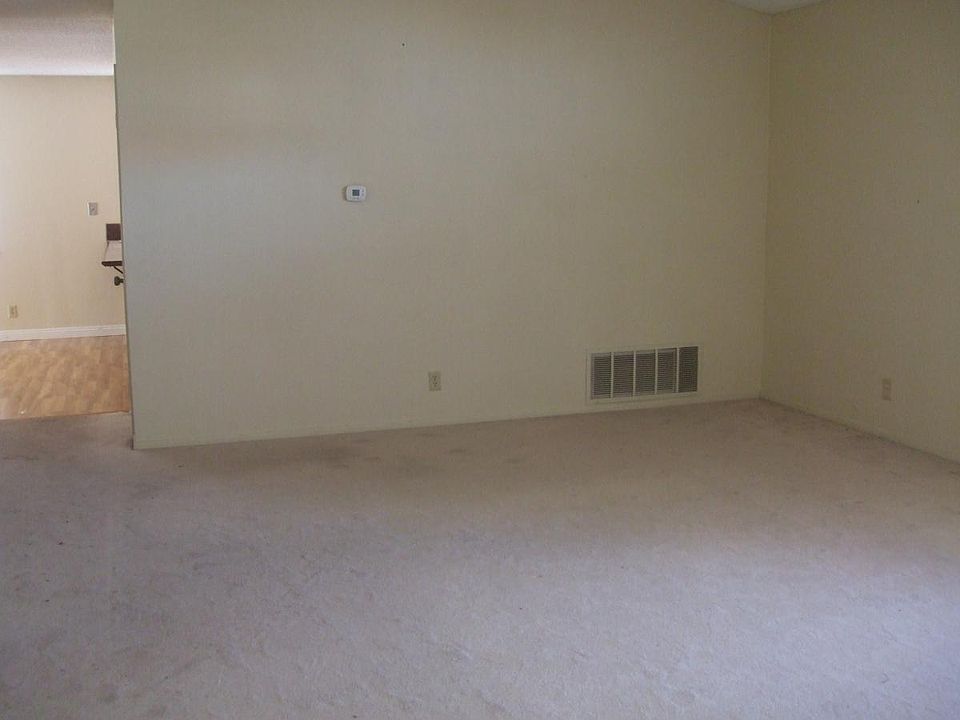 2nd image of 1619 Camden Pl