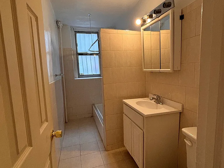 124 Fort George Ave #E — Photo 13