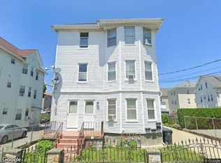 15 Palm St, Pawtucket, RI 02860