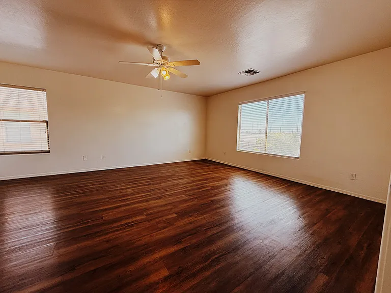 906 S 118th Ln — Photo 15
