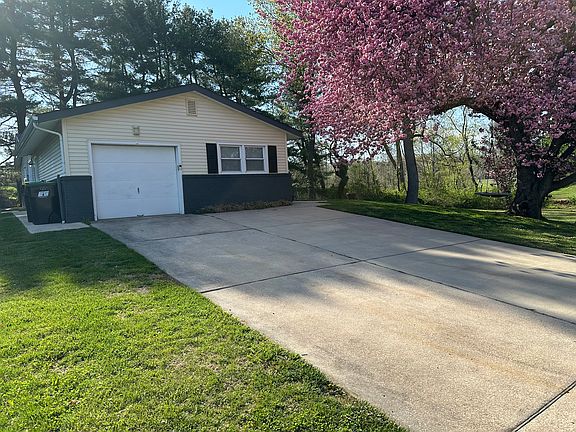4th image of 2616 Whitman Dr