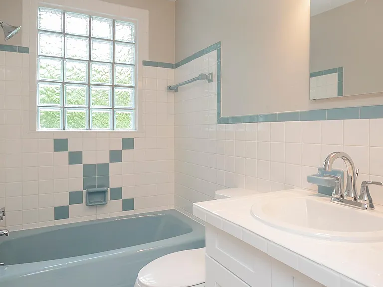 4933 Millerwood Dr — Photo 17