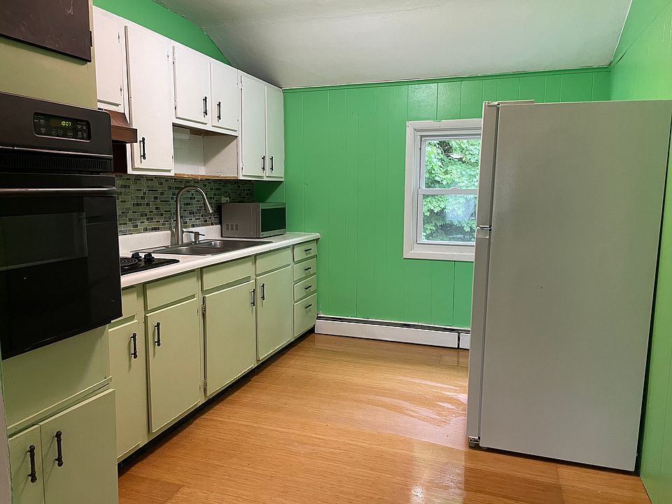 2nd image of 62 Columbia Heights Rd