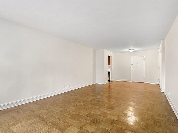 3rd image of 200 E 71st St #G12