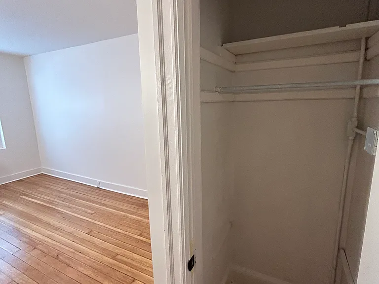 109 Montgomery St #2 — Photo 28