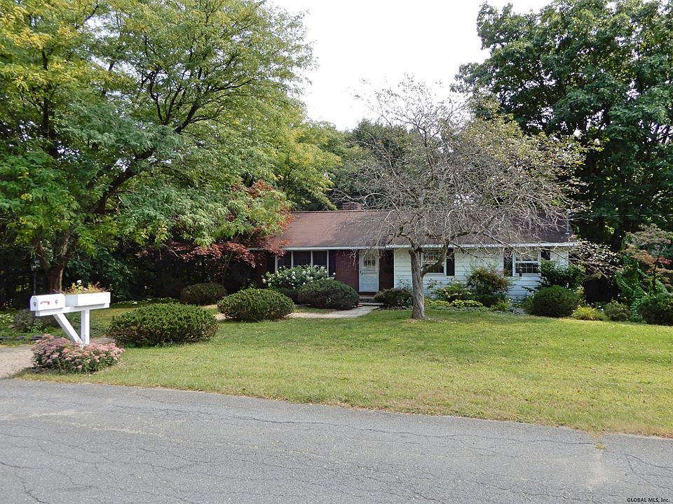 1st image of 9 Haven Ln