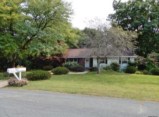 9 Haven Ln, Troy, NY 12182