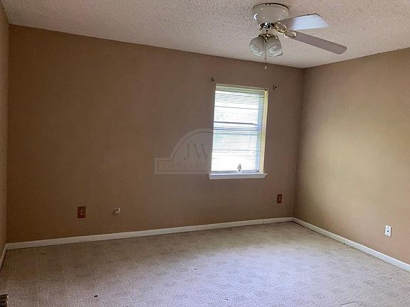 5th image of 1210 Ruiz Dr