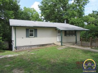 9802 Main St, Ozawkie, KS 66070