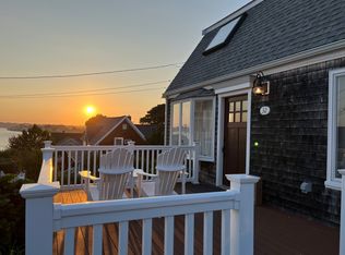 32 Seaconnet Ave, Tiverton, RI 02878