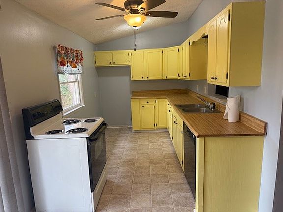 5th image of 24 Andrews Dr