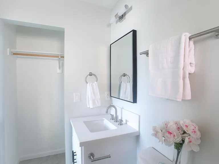 4205 Noyes St #11 — Photo 6