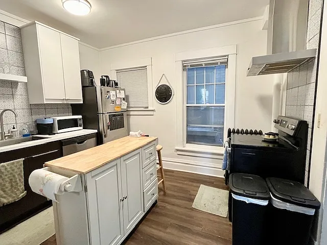 207 N Pinckney St — Photo 4