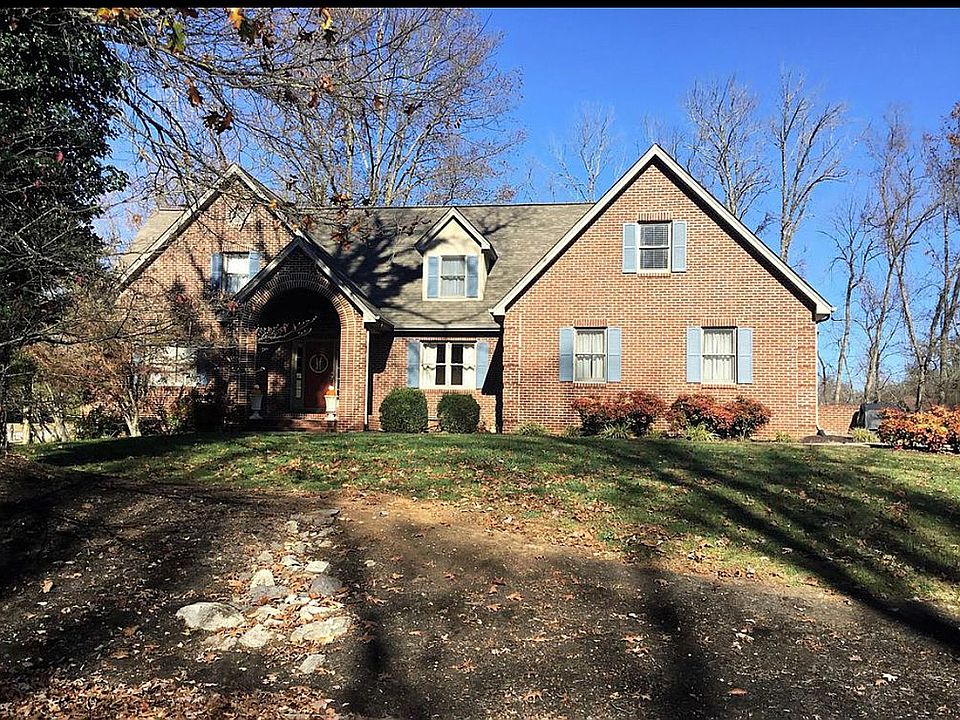 1st image of 100 Lake Harbor Dr