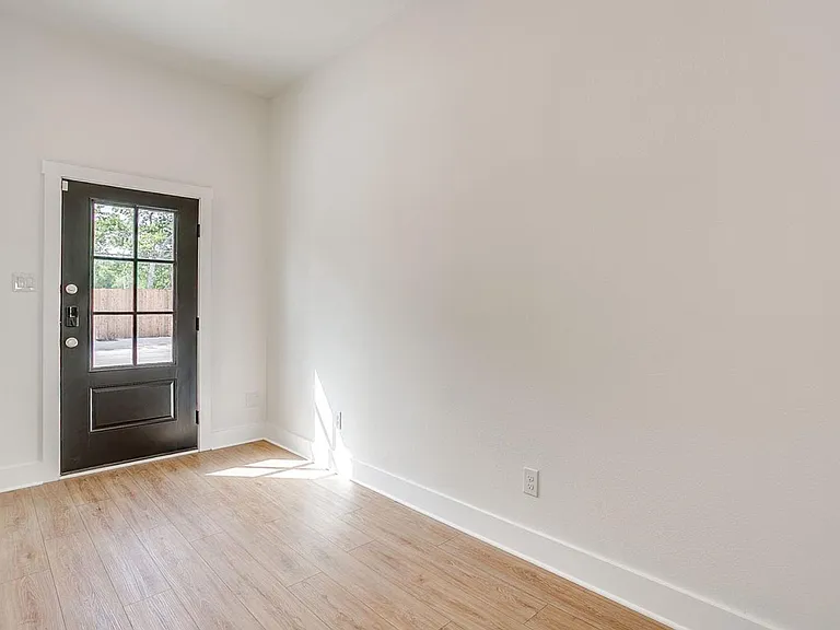 2333 Benbrook Blvd — Photo 16