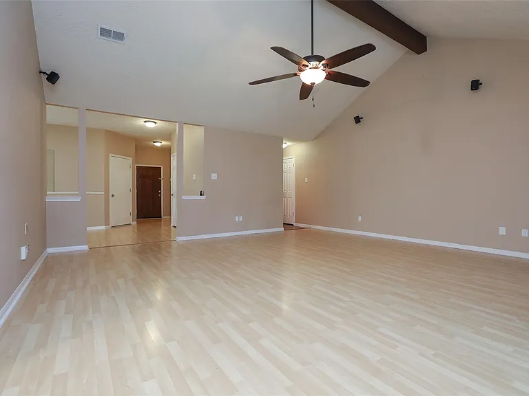 22815 Red River Dr — Photo 10