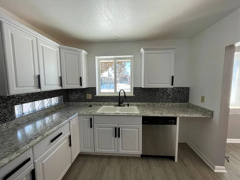 5041 E Thrill Pl — Photo 18