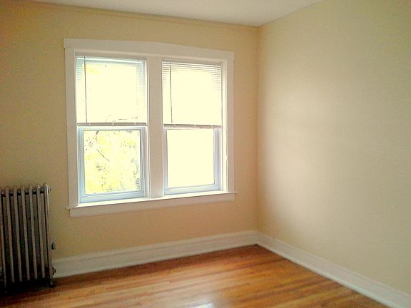 4th image of 4014-22 W Melrose St #40185-1