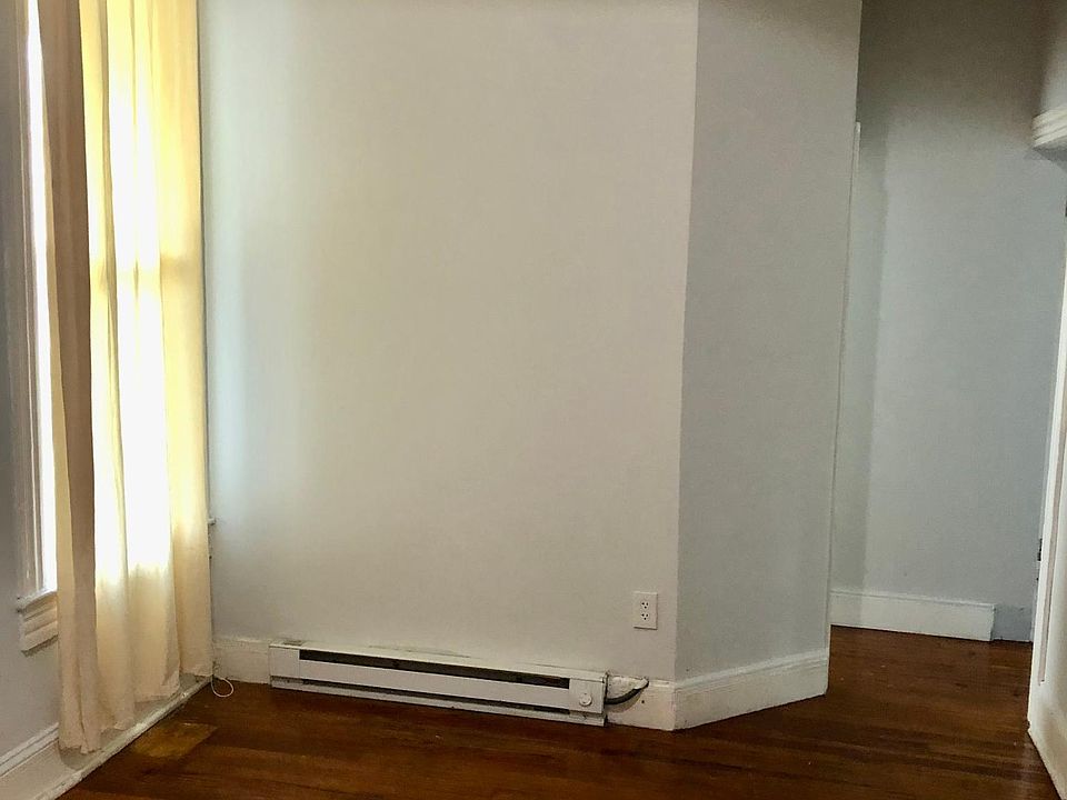 2nd image of 601 Spottswood St APT 2