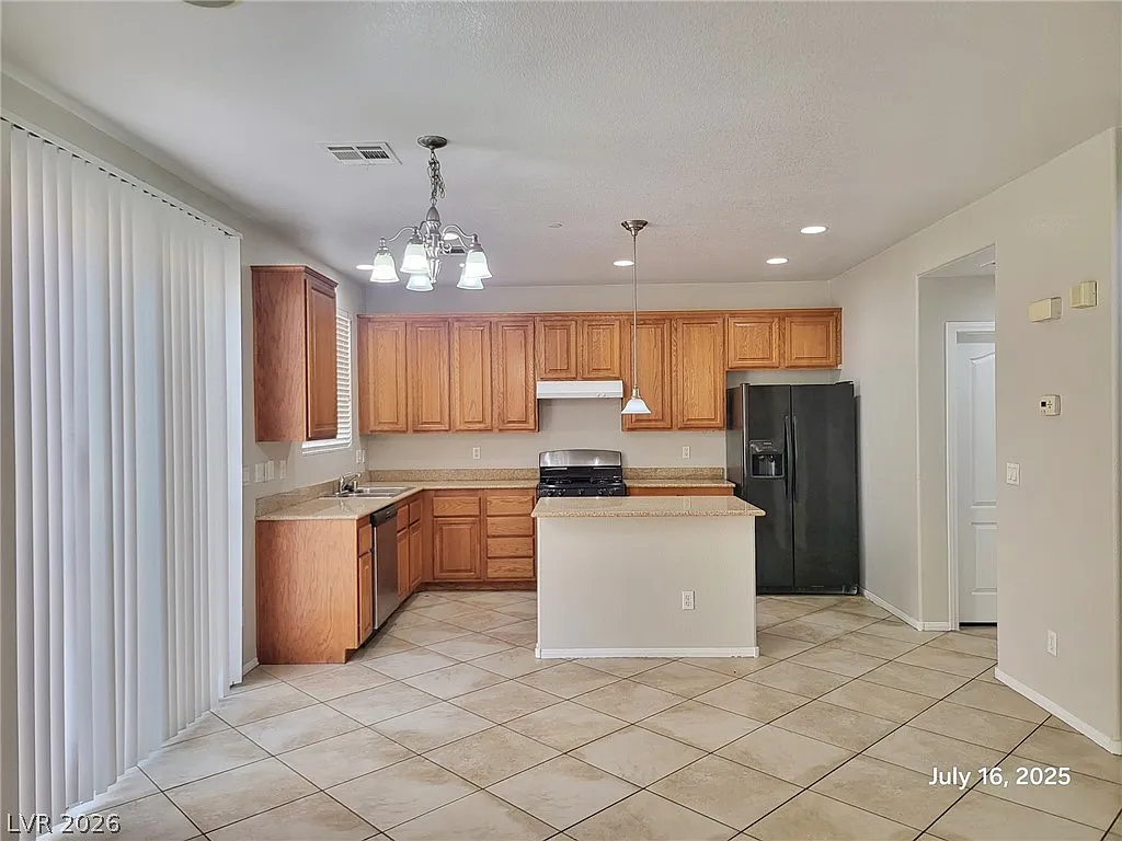 3 bed, 2.5 bath, 1523 sqft, $1,895 — Photo 2