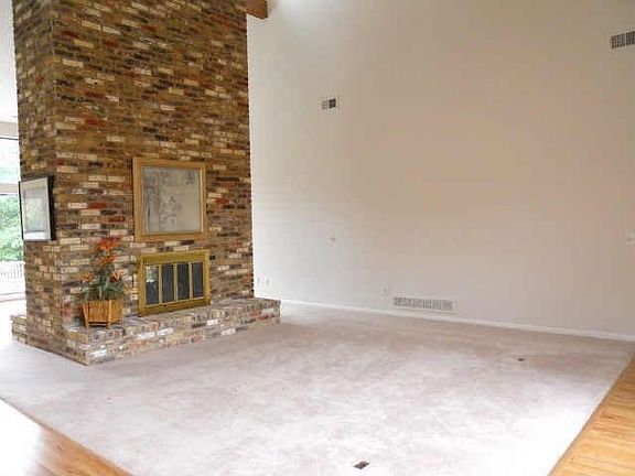 4th image of 211 Crooked Creek Dr