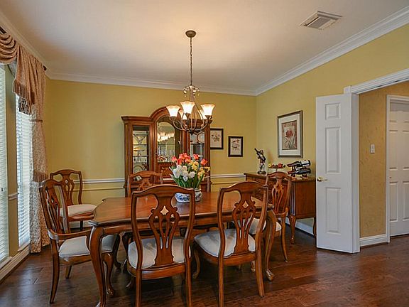 4th image of 3410 Big Hickory Dr