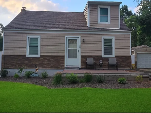 339 Forest Lane, Smithtown, NY 11787