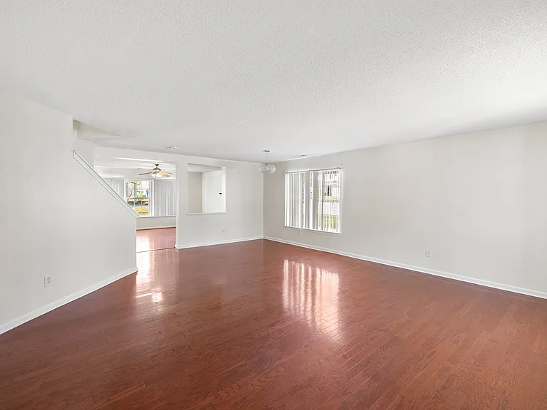 6571 Guard Hill Dr — Photo 10