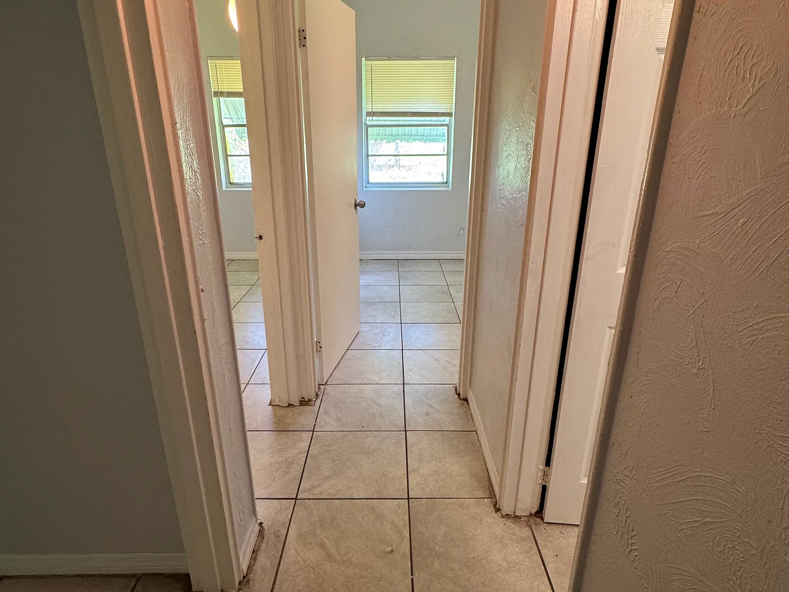 3 bed, 780 sqft, $1,800 — Photo 4