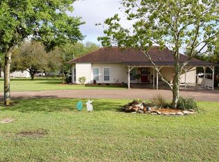 218 W Old Hallettsville Rd, Flatonia, TX 78941