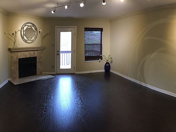 Livingroom open to deck