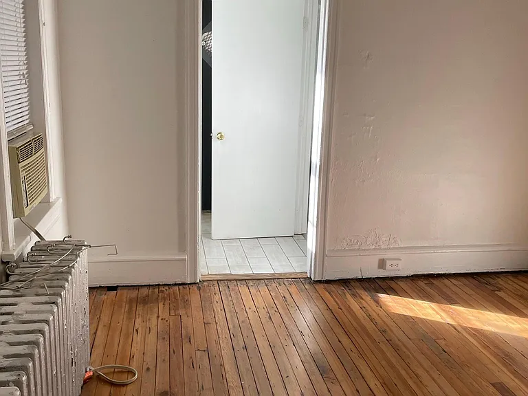 136 S 53rd St — Photo 27