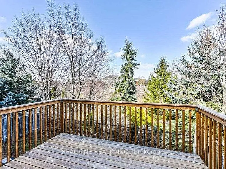2380 Guildstone Cres — Photo 16