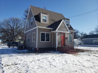 320 6th St NW #A, Minot, ND 58703