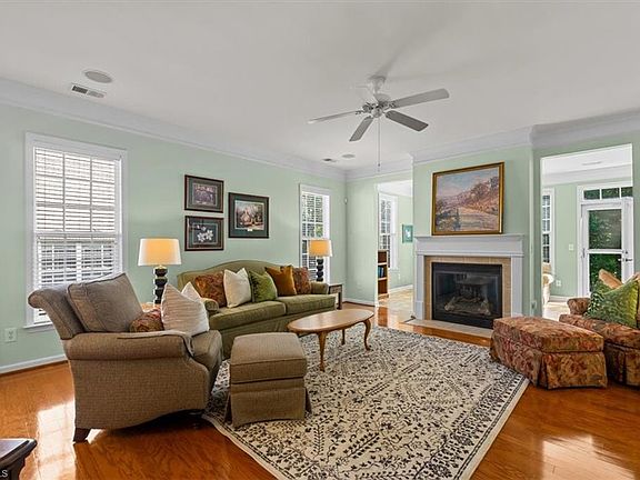 5th image of 214 Heritage Hill Dr